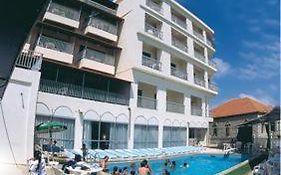 Le Crillon